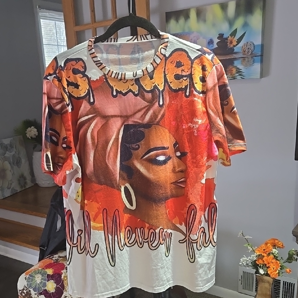 Women Colorful Graphic Print Top 🧡 PRE LOVED🧡 Size 2X